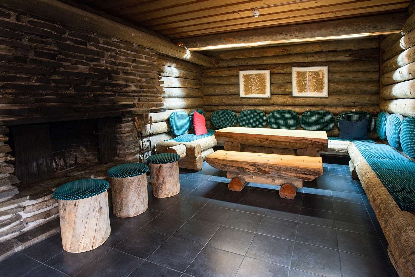Saint Romain Resort modern interior with Saint Romain Resort branding